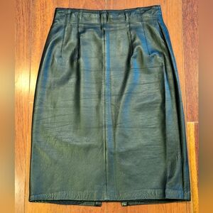 Elegant Vintage 80s Black Leather Skirt